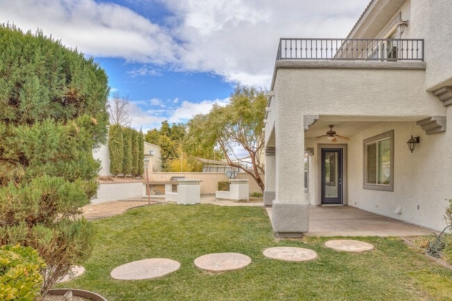 Building Photo - Beautiful 4Bd, 4Bth home in Guard Gated Community near Tivoli Village.