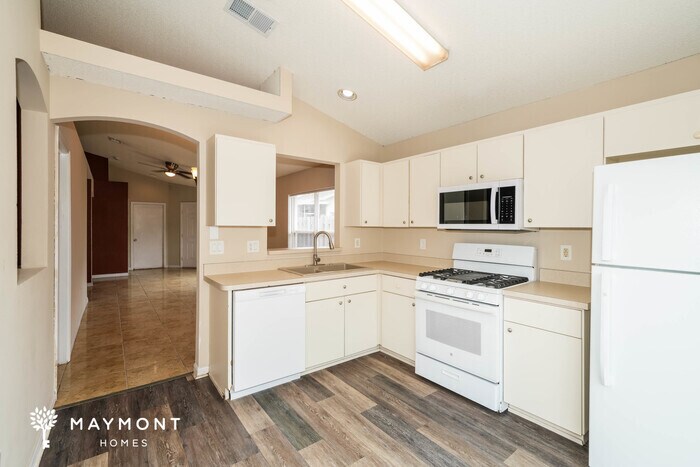 Building Photo - 6100 Pointe Pleasant Blvd