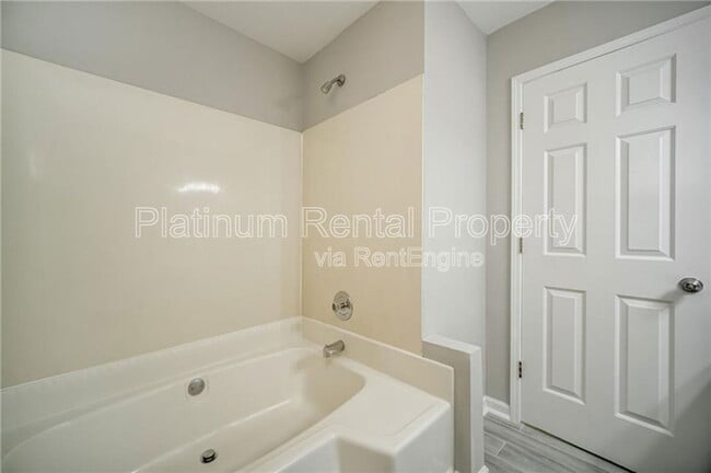 Building Photo - 5113 Hill Farm Dr NE