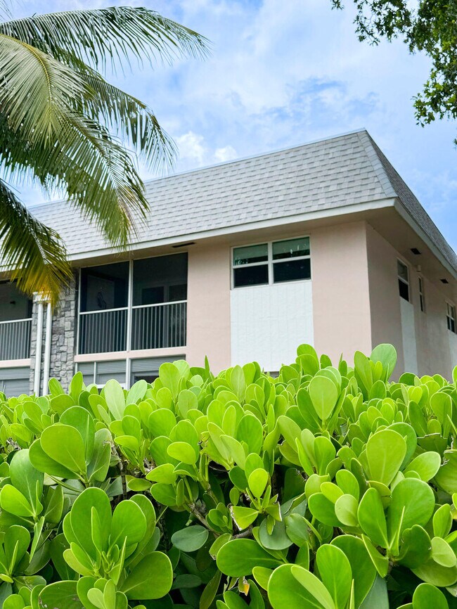 Primary Photo - 18081 SE Country Club Dr