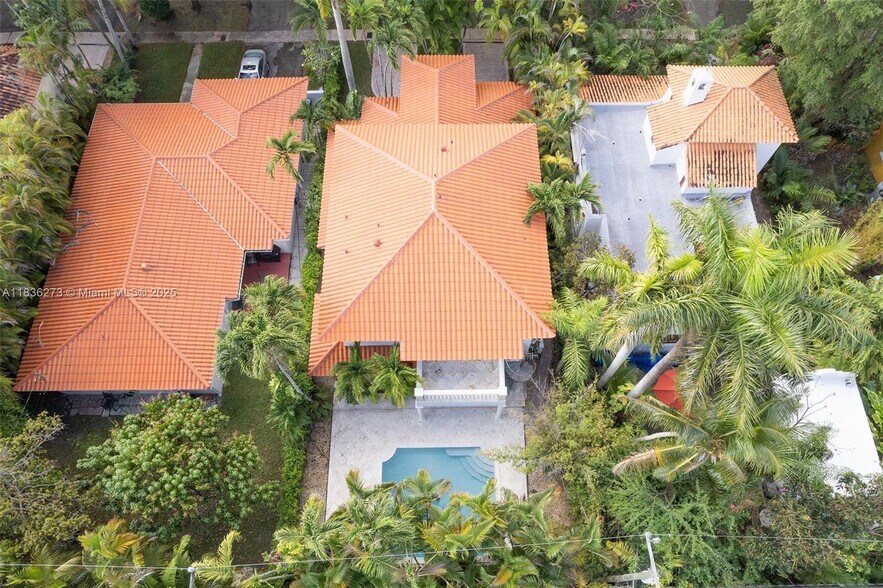 Building Photo - 1135 Asturia Ave