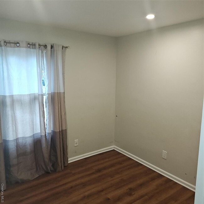 Building Photo - 909 Provost Ave