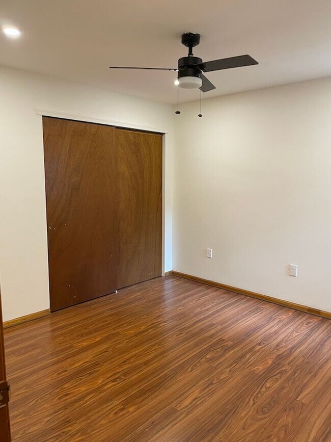 Building Photo - 1432 W Venango St