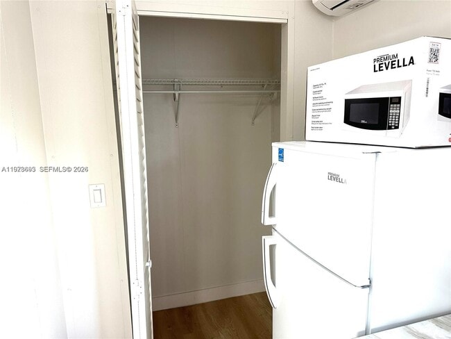 Building Photo - 8235 SW 41st Terrace