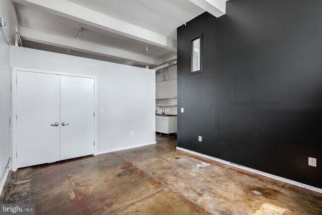 Building Photo - 1804-14 E Hazzard St