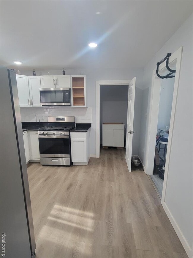 Building Photo - 16199 Monica St