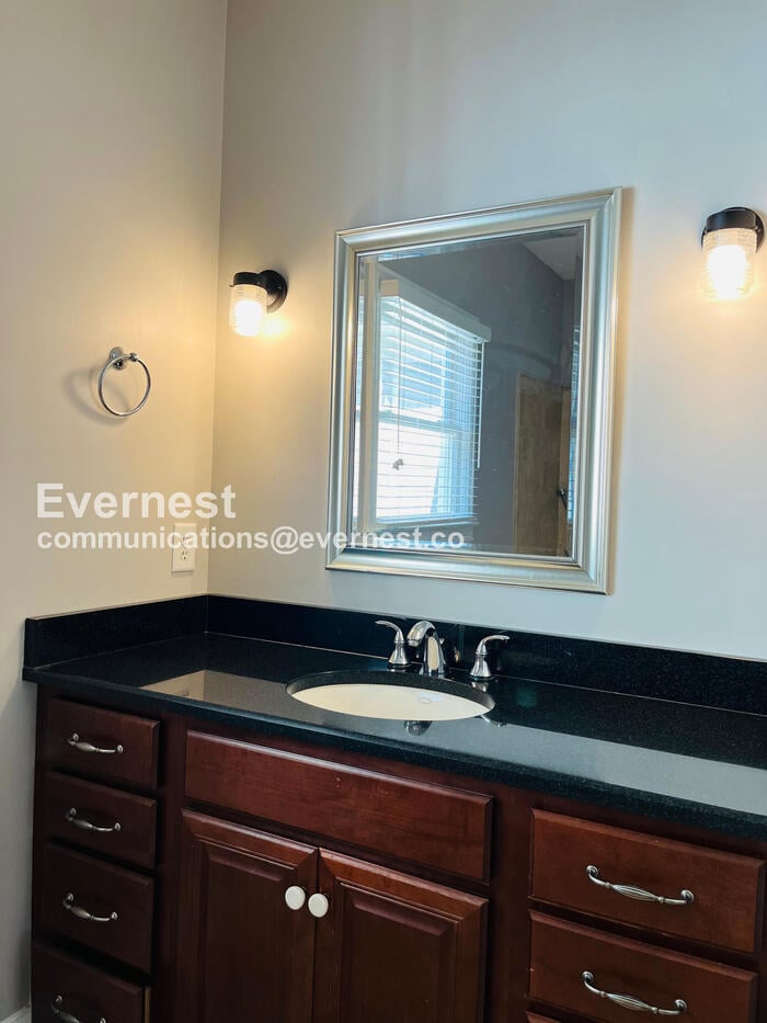 Building Photo - 101 Generals Retreat Pl