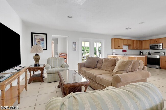 Building Photo - 2772 Riverview Dr