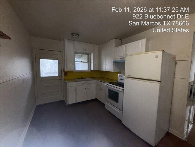 Building Photo - 920-922-922 Bluebonnet Dr E