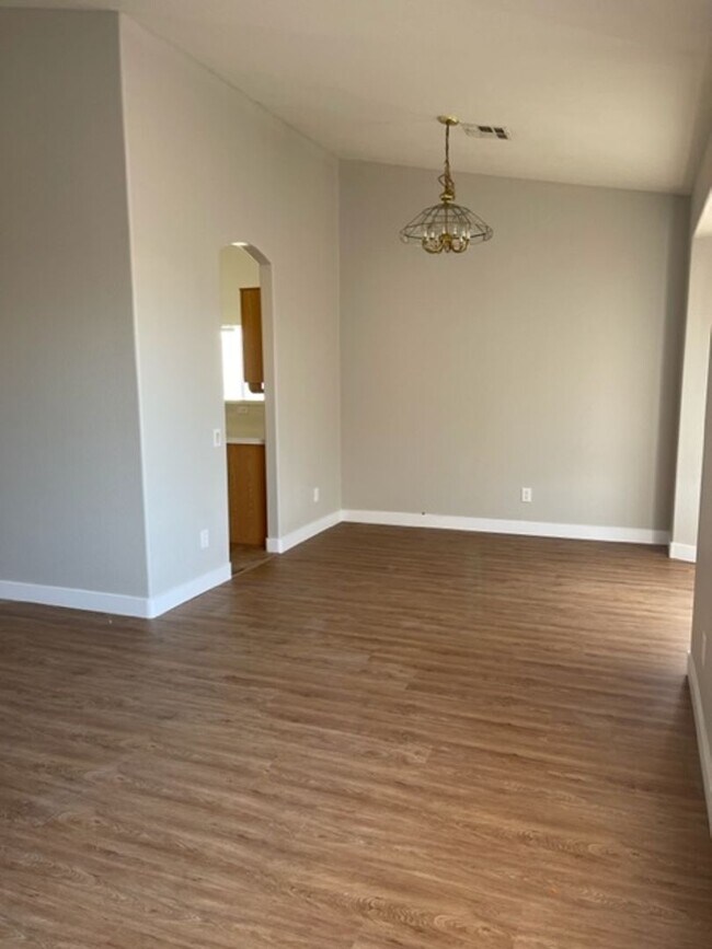 Building Photo - 4334 Yorkwood Dr