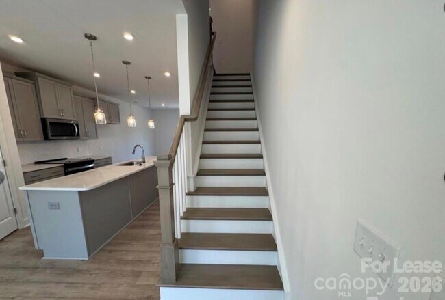 Building Photo - 5009 Layman Dr