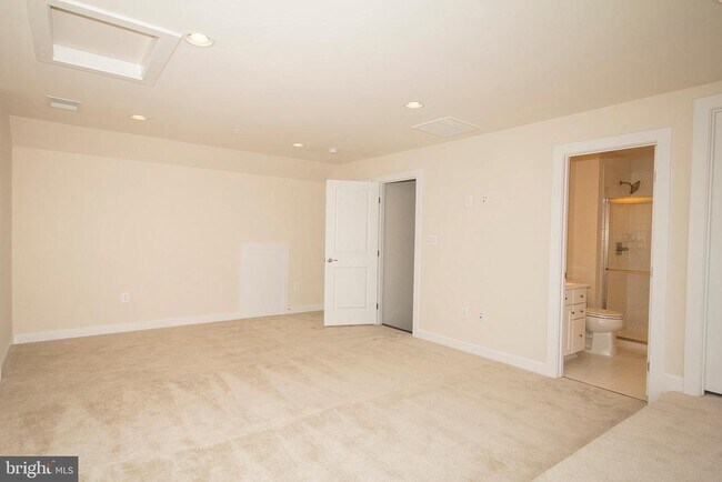 Building Photo - 2912 Middleham Ct