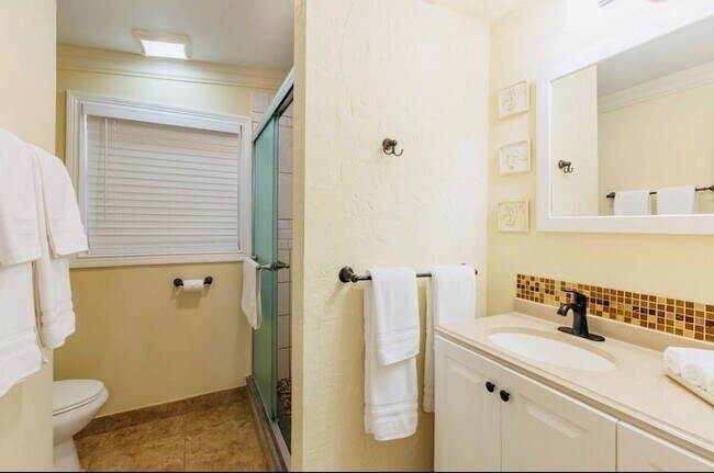 Building Photo - 279 Hach Ln