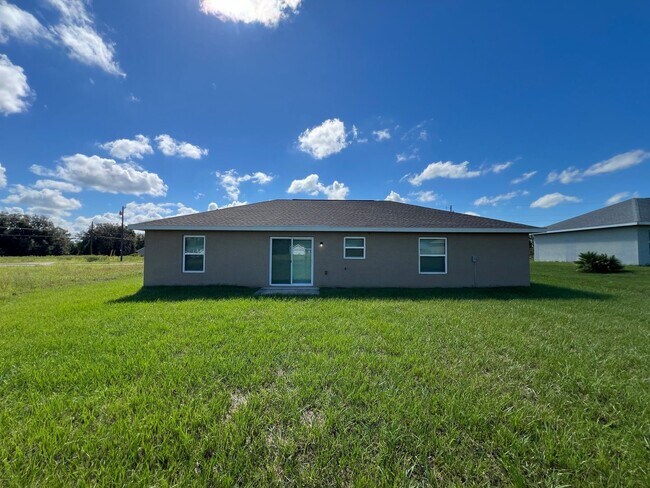 Building Photo - AMAZING 3 BD/2BA Home in Beautiful Ocala!!!