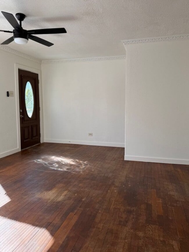 Building Photo - 1005 N 3rd St