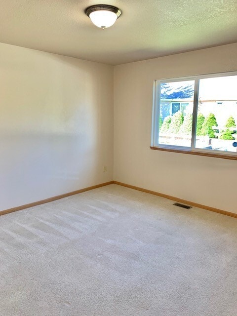 Building Photo - Ranch Style Home Located on Dead-End Street, Easy Access to I-25