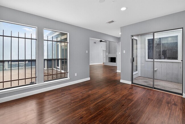 Building Photo - 6110 Gallant Forest Dr