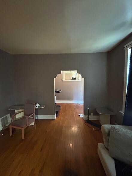 Building Photo - 4890 Margaretta Ave