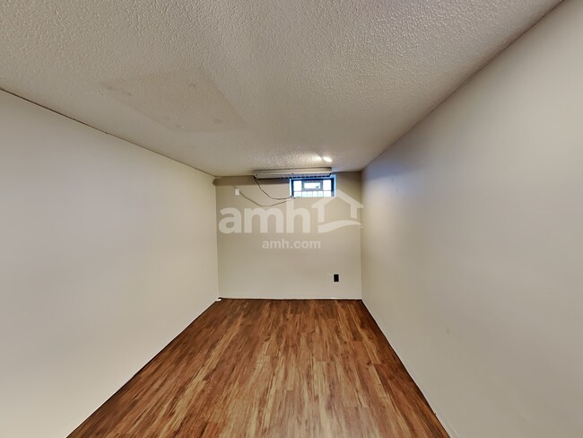 Building Photo - 595 Tall Oaks Dr