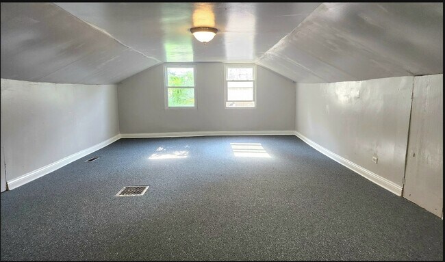 Building Photo - 544 W 117