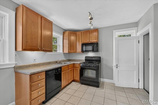 Building Photo - Cute Tower Grove South Home