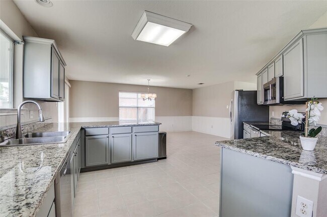 Building Photo - 2017 Laughlin Rd