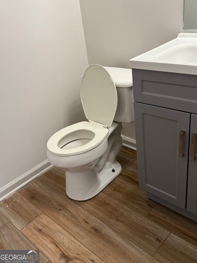 Building Photo - 5460 Hampton Ct