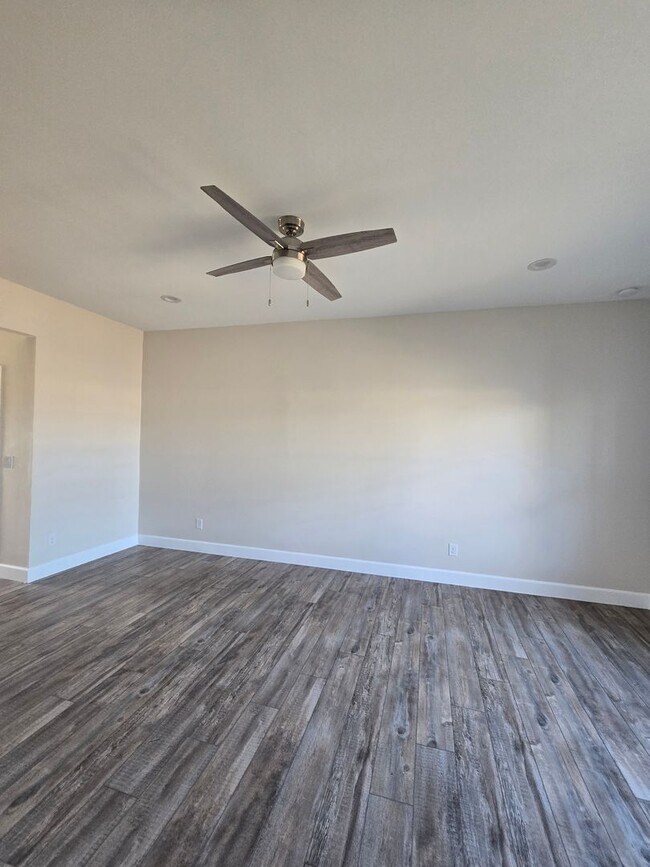 Building Photo - 1504 NW 36th Pl