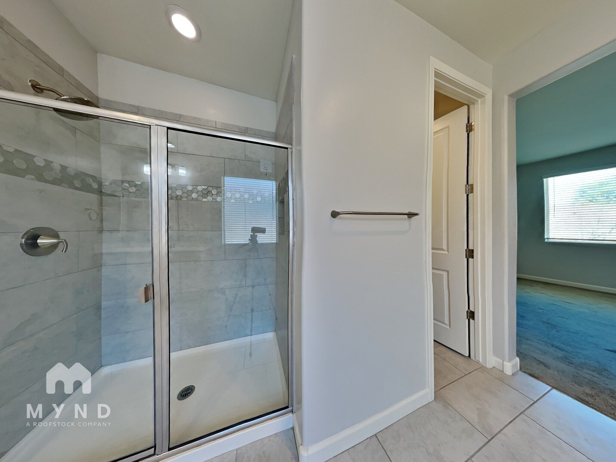 Building Photo - 720 E Silver Canyon Pl
