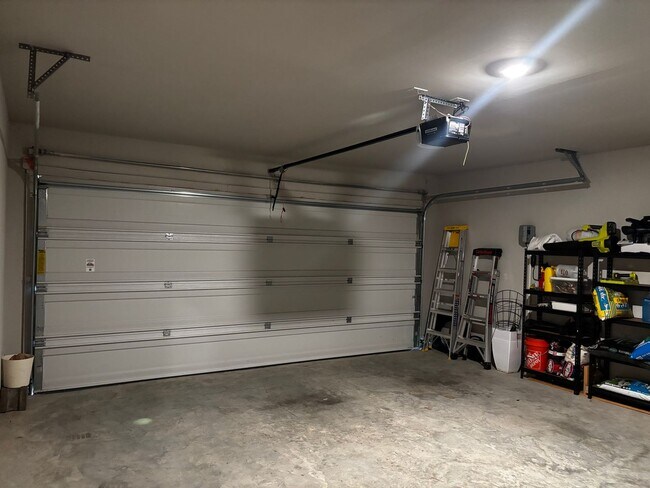 Building Photo - 4 Bedroom House in Rockbridge