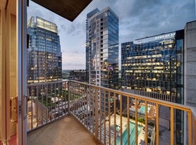Building Photo - 301 Demonbreun St