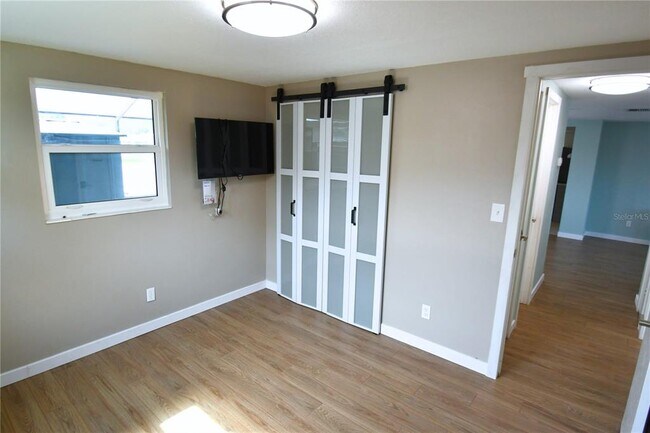 Building Photo - 3839 Star Island Dr
