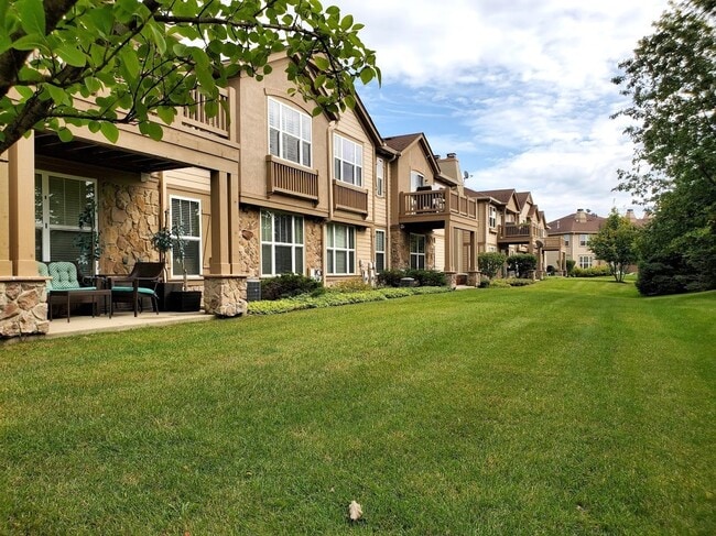 Building Photo - 1914 Crenshaw Cir