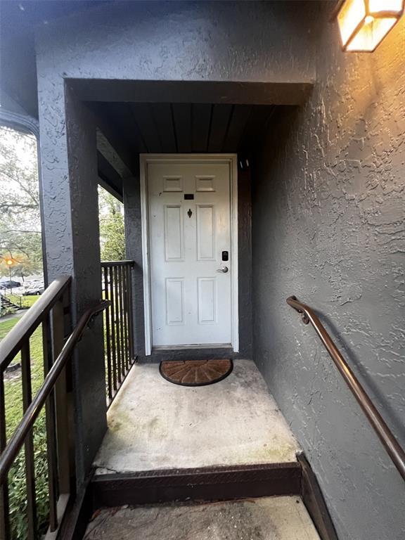 Building Photo - 202 Riverbend Dr