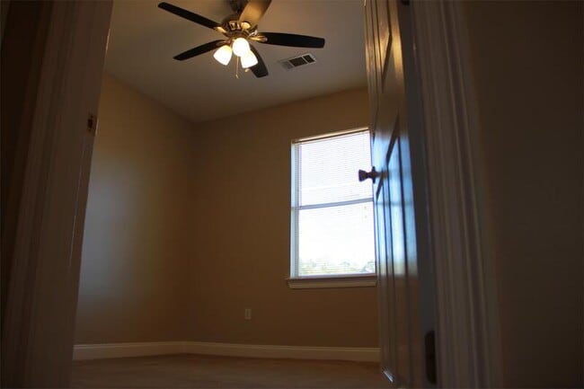 Building Photo - 42470 Barry Ct