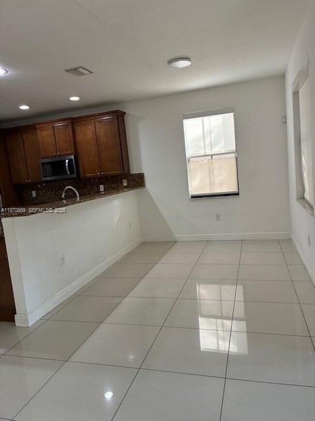 Building Photo - 8848 NW 101st Pl