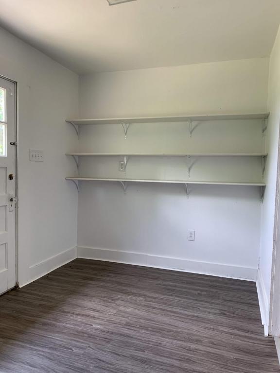 Building Photo - 605 E Main