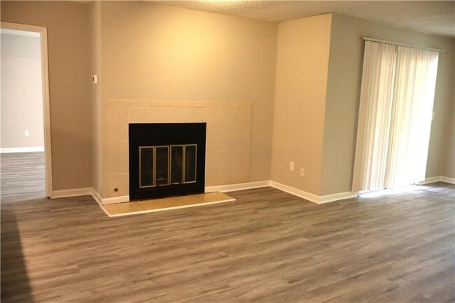 Building Photo - 308 Mill Pond Ct SE
