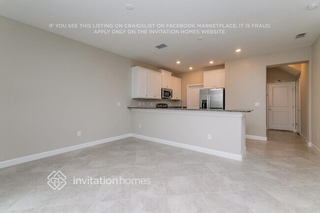 Building Photo - 2894 Coach Manors Way