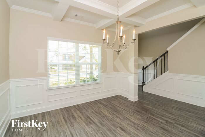 Building Photo - 127 Lookout Way