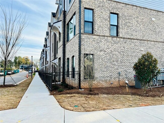 Building Photo - 375 Walker Ave