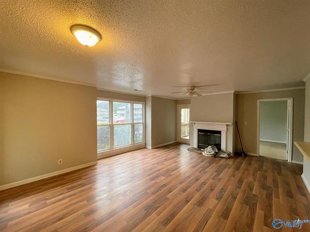 Building Photo - 5001-5007 7 Pine Cir