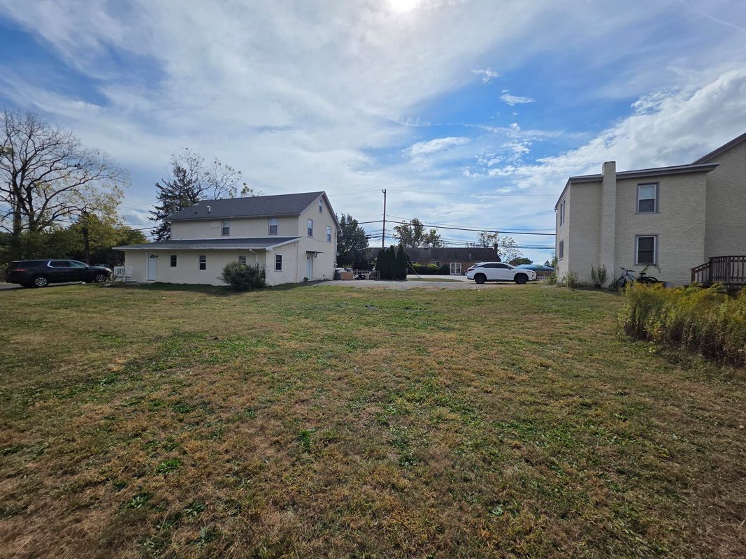 Building Photo - 1084 S Hanover St