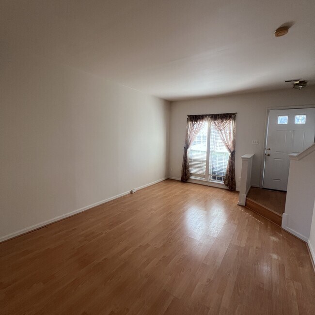 Building Photo - 6731 Stone Maple Terrace