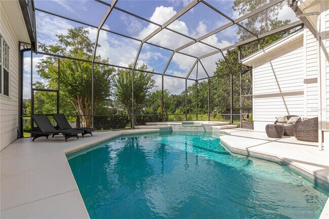 Building Photo - 216 Eastpark Dr