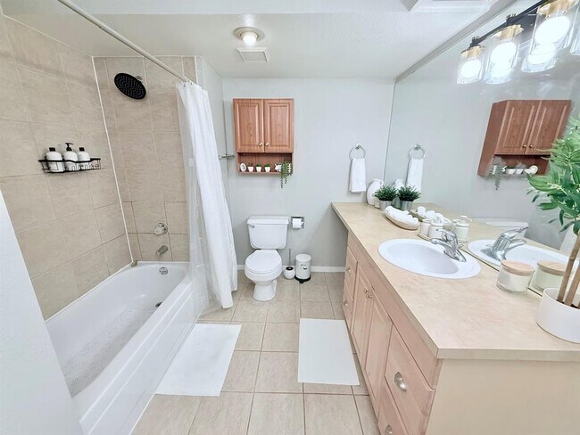 Building Photo - 6380 S Boston St