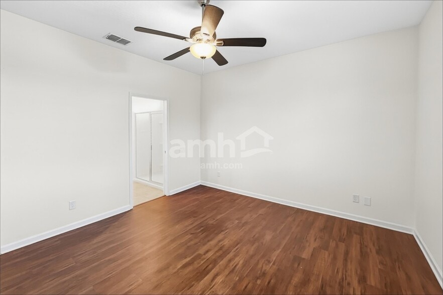 Building Photo - 5562 107th Terrace E