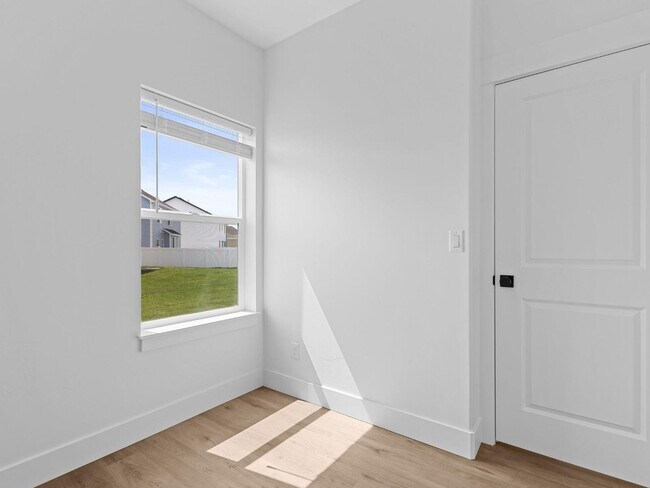 Building Photo - 2986 Sydney Dr