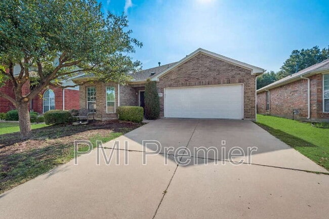 Primary Photo - 5832 Center Ridge Dr