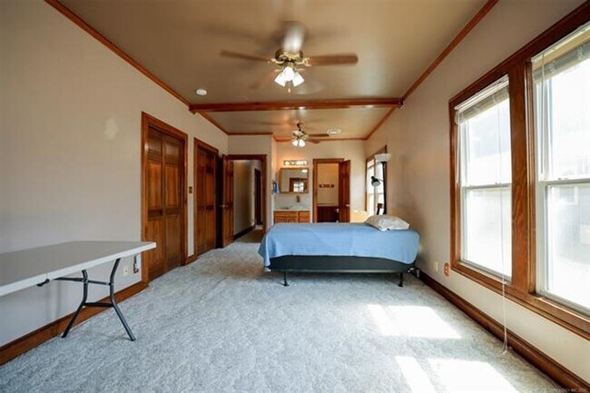 Building Photo - Charming 1920s Midtown bungalow with lots of space and character